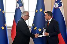 5. 7. 2021, Ljubljana – Predsednik Republike Slovenije Borut Pahor je danes na posebni slovesnosti v Predsedniki palai vroil dravna odlikovanja (STA/Tamino Petelinek)